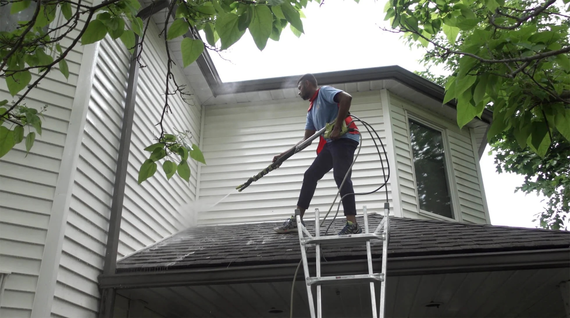 How to Choose the Right Exterior House Cleaning Service in Dublin